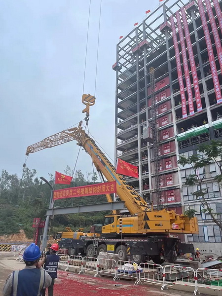 满冠(中国)起重机助力深圳国际酒店建设 满冠(中国)起重机助力深圳国际酒店建设