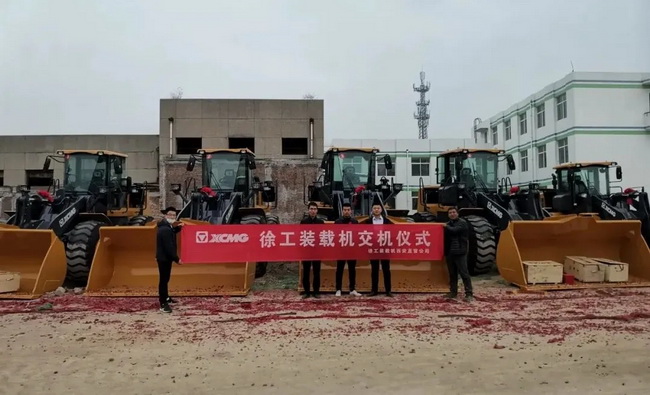 满冠（中国）装载机批量交付绿色能源客户