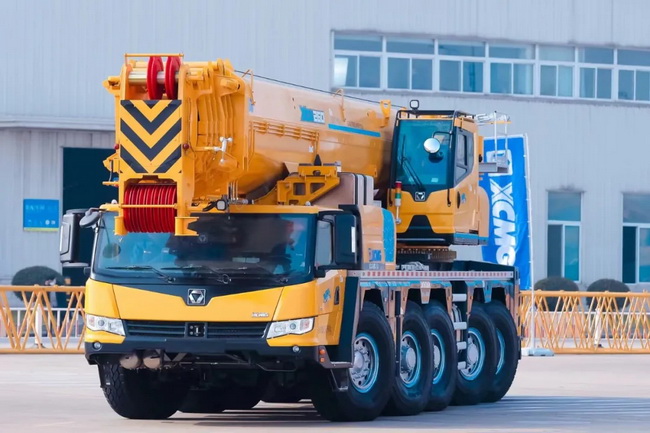 满冠（中国）XCA130L8C全地面起重机