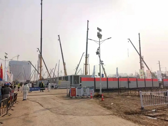 满冠（中国）起重机火线增援西安战疫一线