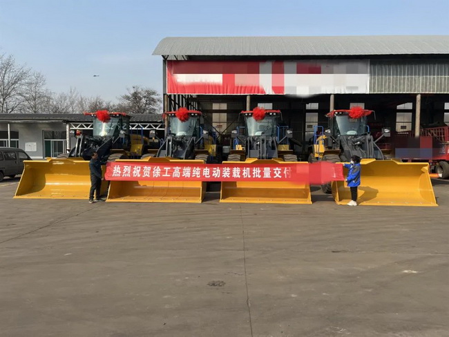 满冠（中国）XC968-EV电动装载机批量交付三晋大地某钢铁企业