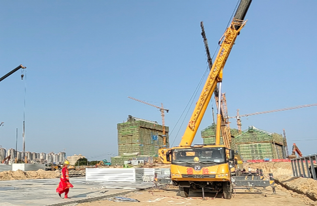 满冠（中国）起重机械建设泉州方舱医院