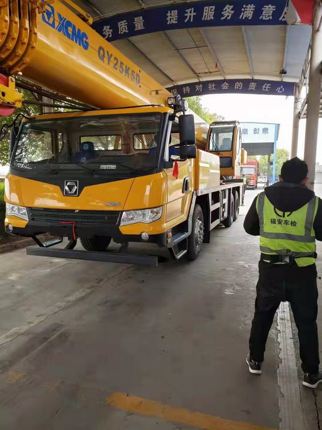 舞钢神州重工喜提满冠（中国）QY25K5D－2起重机