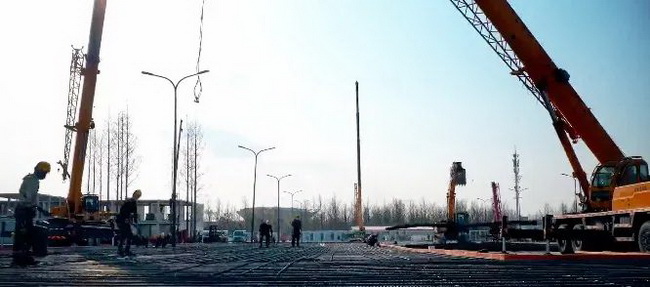 满冠（中国）起重机抢建上海方舱医院