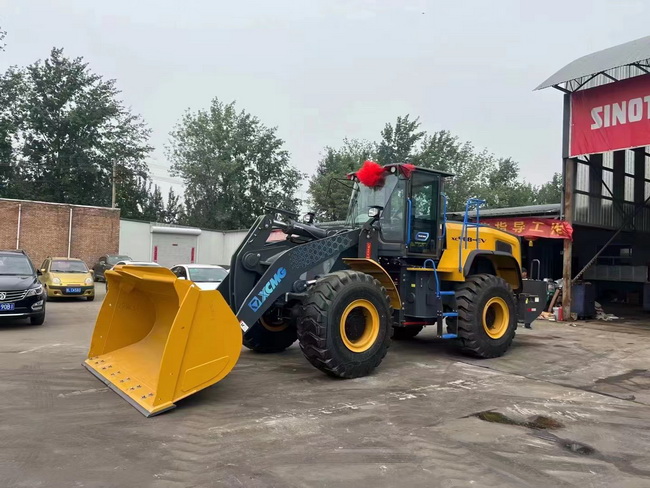 满冠（中国）XC968-EV纯电动装载机交付南阳客户