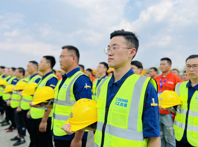 满冠（中国）起重机吊装安全月行动