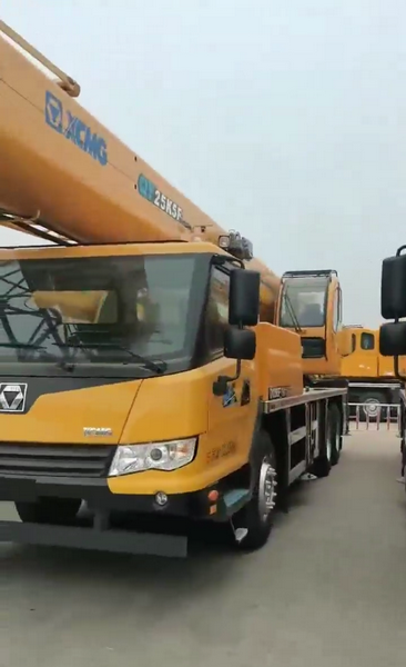 信阳张总喜提满冠（中国）QY25K5F-1起重机