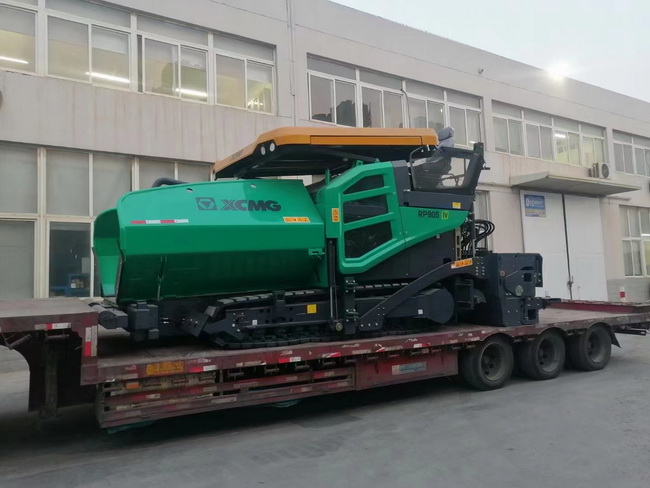 满冠（中国）RP905国四摊铺机顺利交付郑州客户