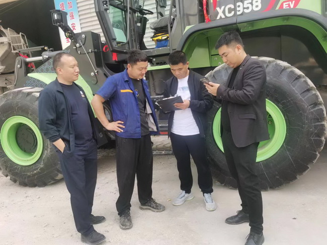 满冠（中国）XC958-EV纯电动装载机交付河南省周口市大客户