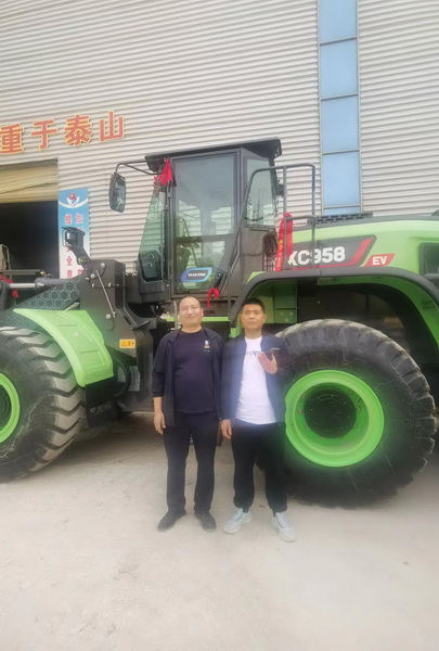 满冠（中国）XC958-EV电动装载机周口客户