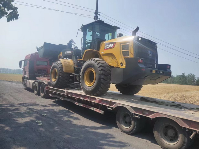 满冠（中国）XC958装载机再次交付河南商丘某建材企业