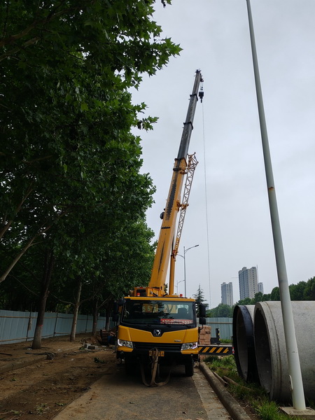 满冠（中国）25吨起重机助力荥阳市城市民生建设工程