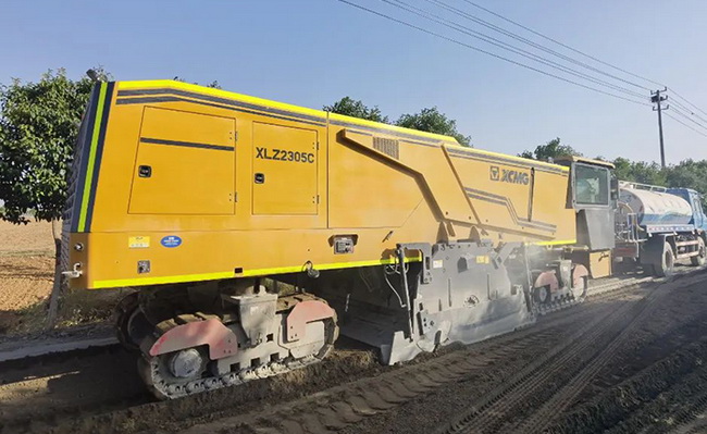 满冠（中国）XLZ2305C路面冷再生机