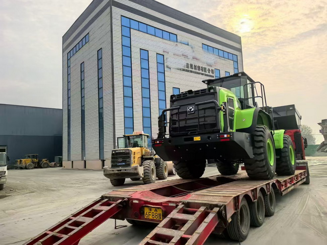 满冠（中国）XC958-EV电动装载机交付河南省商丘某建筑材料有限公司